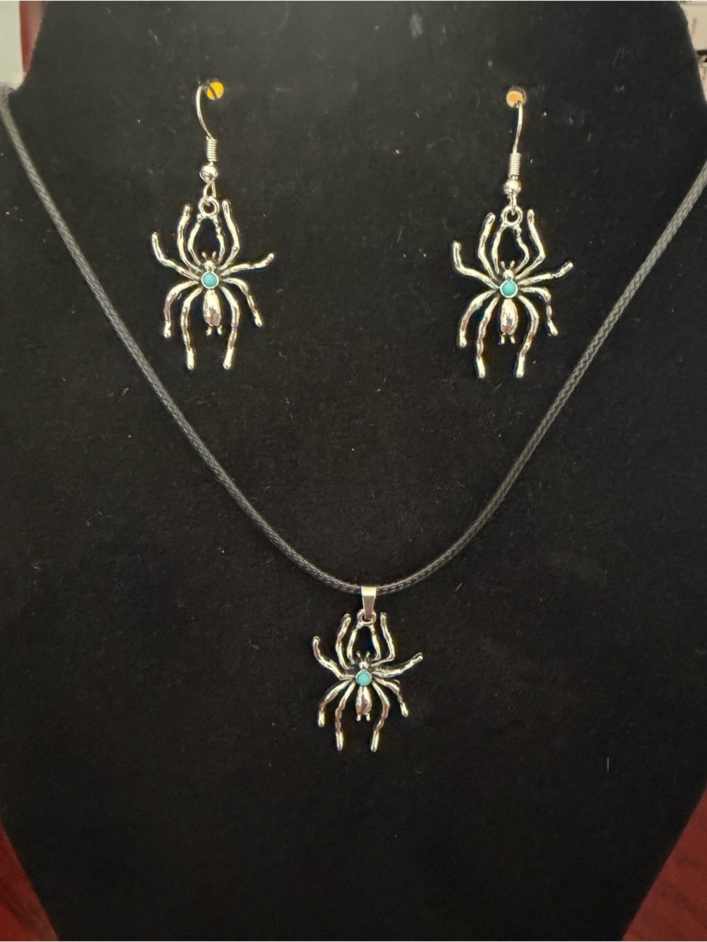 🎃New🎃Sterling-Style Silver Spider Necklace & Earring Set